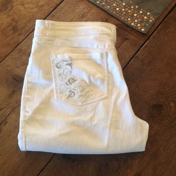 INC International Concepts Denim - INC White Denim capris silver embroidered